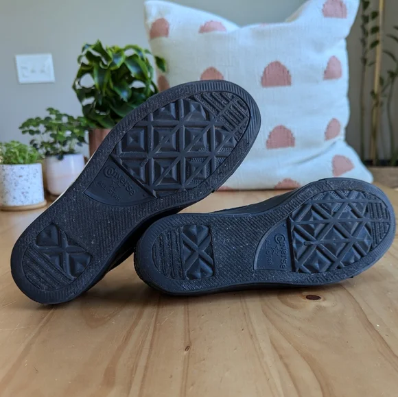 Converse Black Monochrome Chuck Taylor All Star Low Tops - Men's 5/Women's 7 - Picture 8 of 9